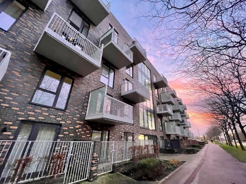 Classy Campbell Park Apartment, Balcony & Free Parking Milton Keynes Kültér fotó